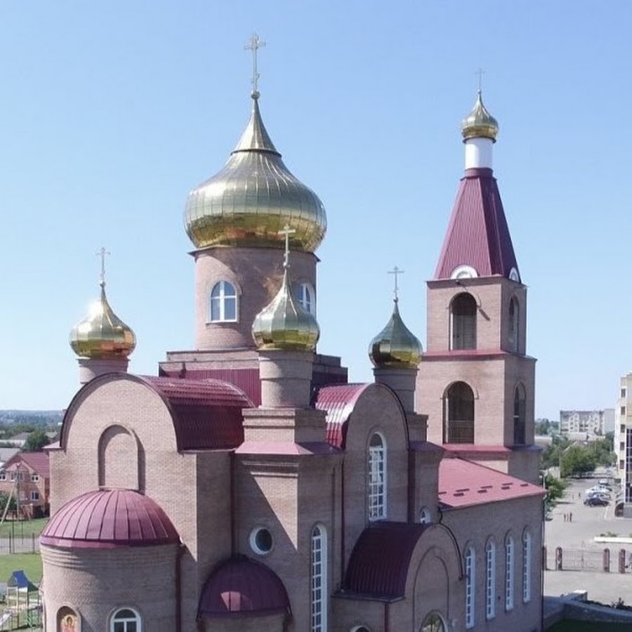 Храмы михайловска ставропольского края. Храм Андрея Боголюбского Михайловск Ставропольский край. Михайловский собор Михайловск. Михайловский храм в Ставрополе. Утренняя служба в церкви Михайловска Вера в маленьком городе.