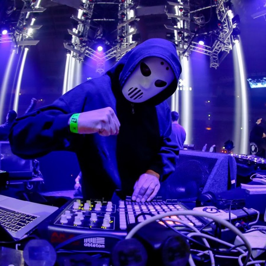 Клубные картинки. Крутой диджей. Диджей вечеринка. Tiesto. Клуб электронной музыки 90.