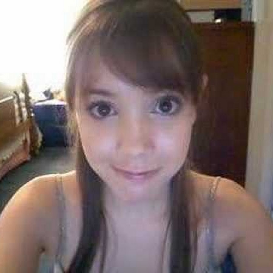 Jb webcam forums. Веб камера девочки. Девочки веб. Девочка по веб. Девочка с камерой.