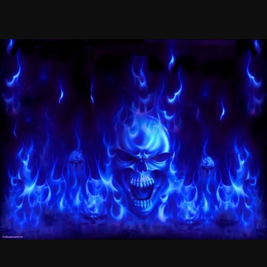 Череп это не просто гнев. Синий огонь. Синий череп. Синий Огненный череп. Череп в синем пламени.