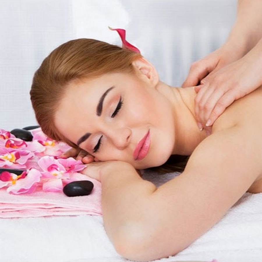 Вертикальный фон для листовок спа Бьюти. Body massage Center.