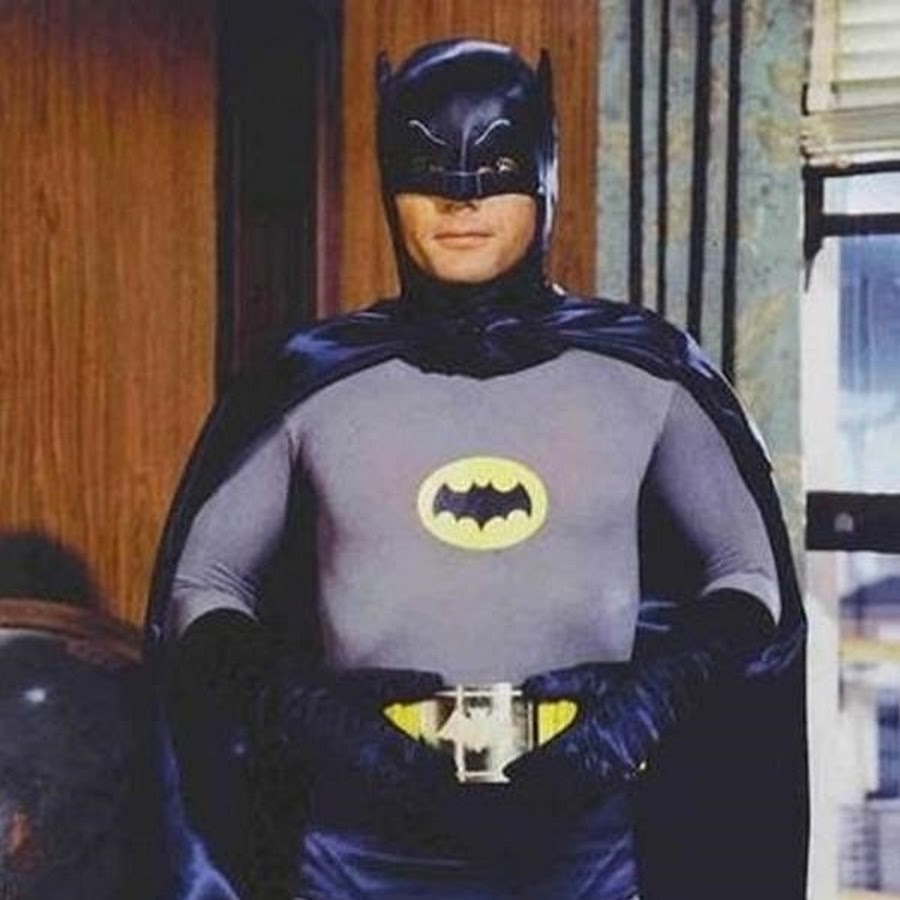 адам уэст — бэтмен / брюс уэйн. бэтмен сериал 1943. бэтмен фильм 1949. бэтмен тима бертона. льюис уилсон бэтмен 1943 год.