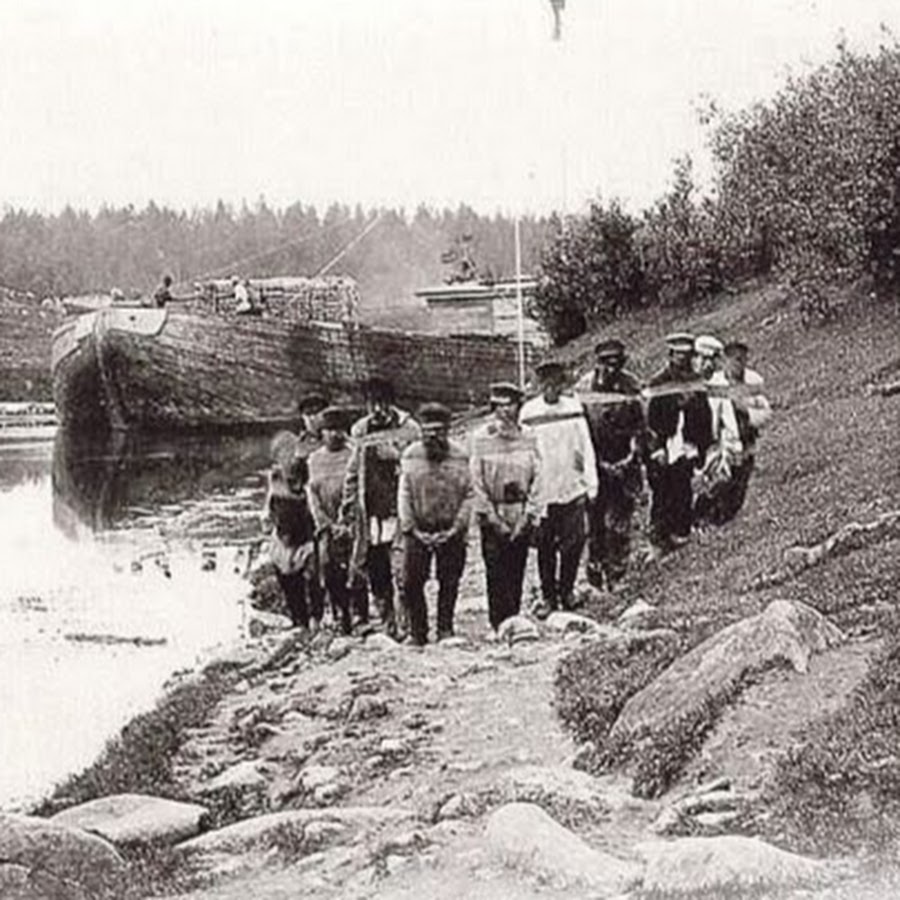 Груз 18. Женщины-бурлаки на Волге Российская Империя 1902 год. Бурлаки 19 век. Река Волга бурлаки. Телевизионная Артель бурлаки.