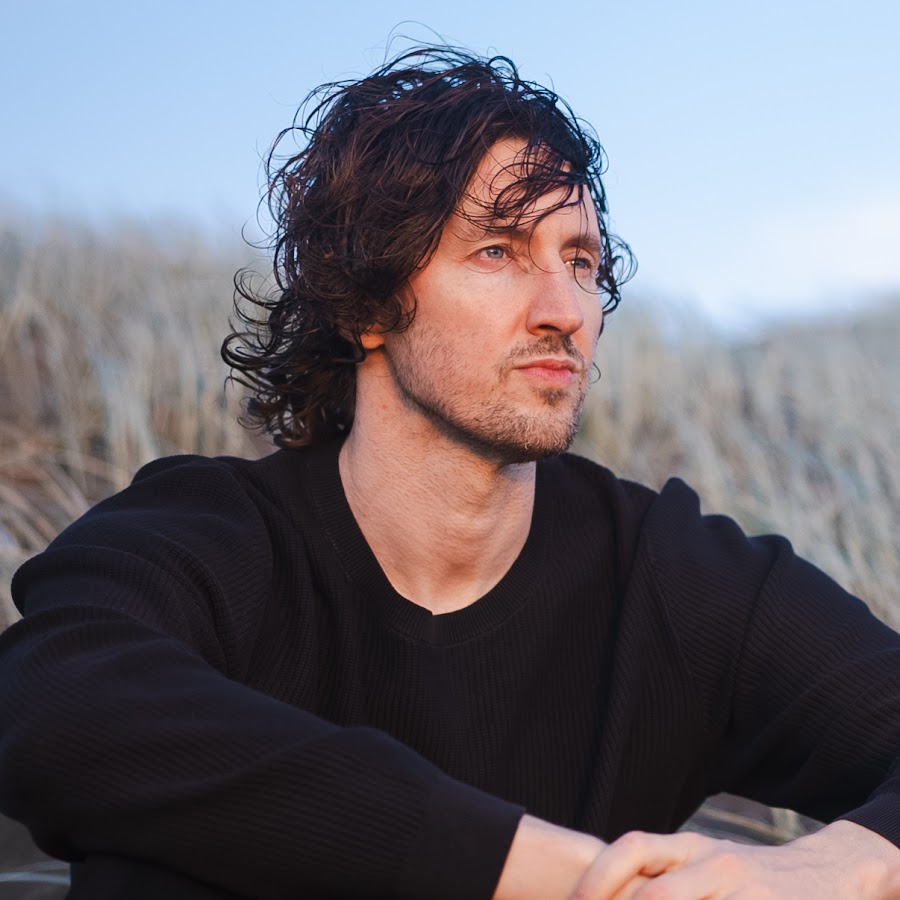 Dean Lewis