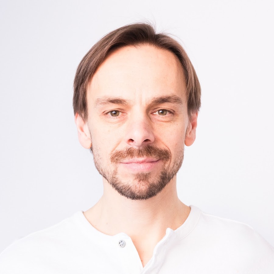 Lukas Fronk @lukasfronk