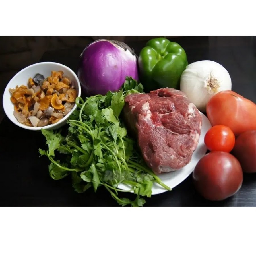 Мясо со овощами. Еда мясо и овощи. Мясо со свежими овощами. Мясо зелень овощи. Зелень к мясу.